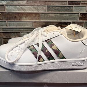 Kids NEW Grand Court K (camo stripes) size 3